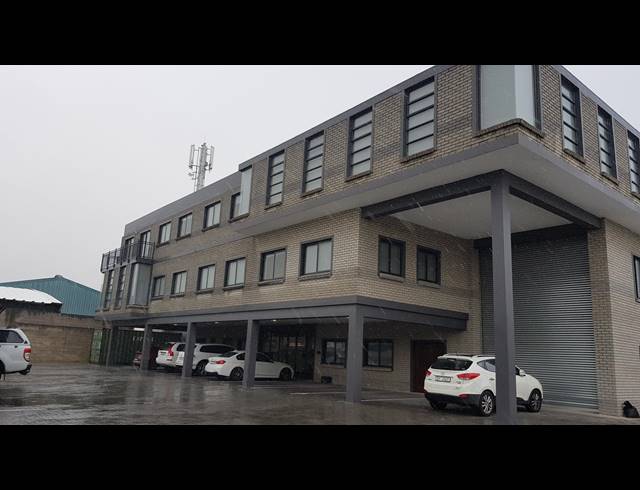 3,081M² FACTORY TO LET IN SAXON INDUSTRIAL